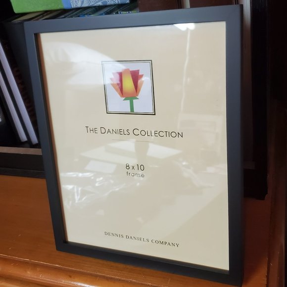 Dennis Daniels 8"x 10" Ebony (W41) Classic Wood Picture Frame #W4108E (New) - Picture 3 of 7